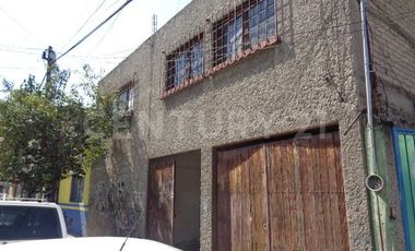 Casa con uso de suelo en venta en Leyes de Reforma, Iztapalapa, CDMX