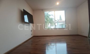 Residencia en venta en Puerta Paraíso Via Atlixcayotl Puebla