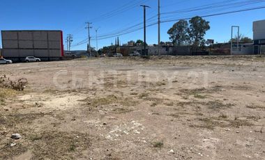 Terreno en Renta en Avenida Universidad, San Juan del Río, Querétaro.