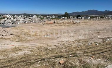Terreno en Renta en Avenida Universidad, San Juan del Río, Querétaro.