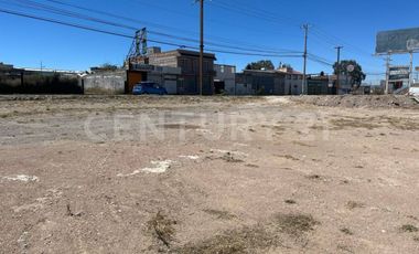 Terreno en Renta en Avenida Universidad, San Juan del Río, Querétaro.