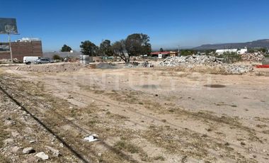 Terreno en Renta en Avenida Universidad, San Juan del Río, Querétaro.