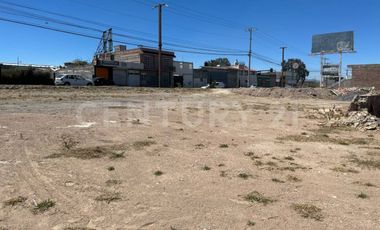 Terreno en Renta en Avenida Universidad, San Juan del Río, Querétaro.