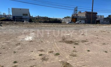 Terreno comercial en Renta en Avenida Universidad, SJR, Querétaro.
