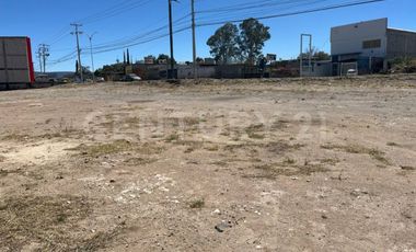 Terreno comercial en Renta en Avenida Universidad, SJR, Querétaro.