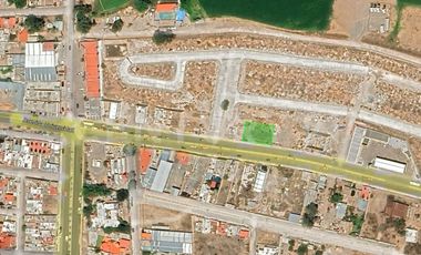 Terreno comercial en Renta en Avenida Universidad, SJR, Querétaro.