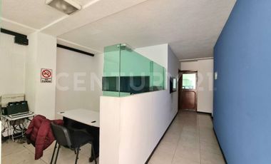 Local Comercial con oficinas y bodega en Colonia Chulavista Puebla