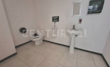 Local Comercial con oficinas y bodega en Colonia Chulavista Puebla