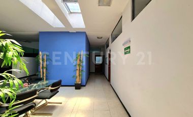 Local Comercial con oficinas y bodega en Colonia Chulavista Puebla