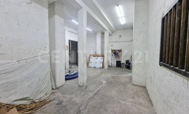 Local Comercial con oficinas y bodega en Colonia Chulavista Puebla