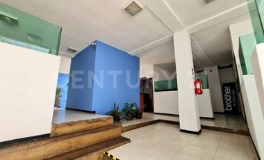 Local Comercial con oficinas y bodega en Colonia Chulavista Puebla