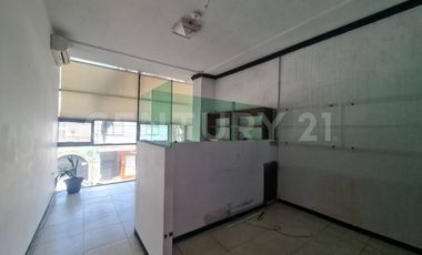 Local Comercial con oficinas y bodega en Colonia Chulavista Puebla