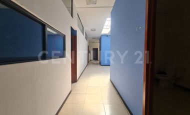 Local Comercial con oficinas y bodega en Colonia Chulavista Puebla