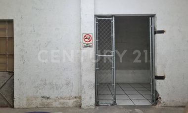 Local Comercial con oficinas y bodega en Colonia Chulavista Puebla