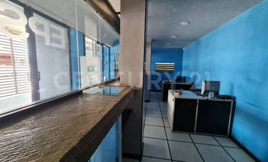 Local Comercial con oficinas y bodega en Colonia Chulavista Puebla