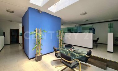 Local Comercial con oficinas y bodega en Colonia Chulavista Puebla