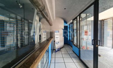 Local Comercial con oficinas y bodega en Colonia Chulavista Puebla