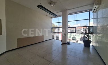 Local Comercial con oficinas y bodega en Colonia Chulavista Puebla