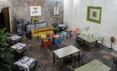 HOTEL EN VENTA CON LOCALES COMERCIALES, PARA INVERSIONISTAS!!! ZONA CENTRO!!!