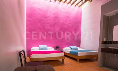 HOTEL EN VENTA CON LOCALES COMERCIALES, PARA INVERSIONISTAS!!! ZONA CENTRO!!!