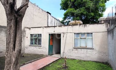 CASA PARA REMODELAR EN VENTA EN LA COLONIA ESPARTACO, COYOACÁN, CDMX.