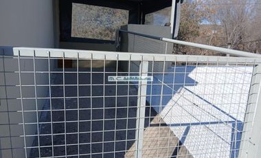 SOLARES DE ICHO CRUZ. ALQUILER ANUAL. PLANTA ALTA C/TERRAZA.