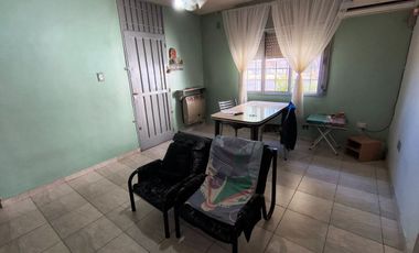 CASA ESQUINA. AMOBLADA. APTA CRÉDITO, CHIMBAS.