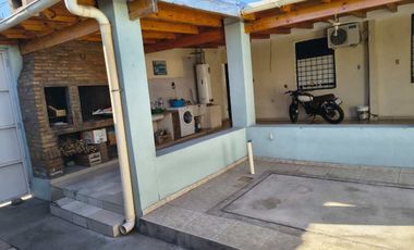 CASA ESQUINA. AMOBLADA. APTA CRÉDITO, CHIMBAS.