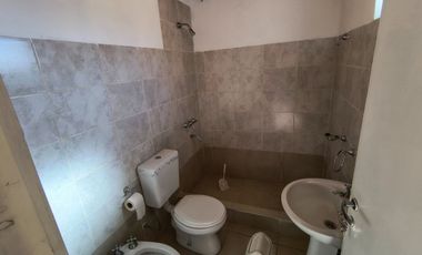 CASA ESQUINA. AMOBLADA. APTA CRÉDITO, CHIMBAS.