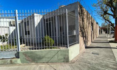 CASA ESQUINA. AMOBLADA. APTA CRÉDITO, CHIMBAS.