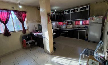 CASA ESQUINA. AMOBLADA. APTA CRÉDITO, CHIMBAS.