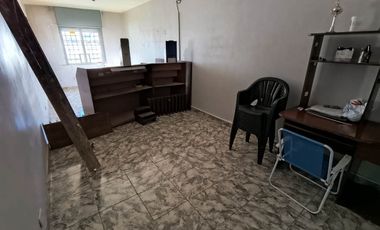 CASA ESQUINA. AMOBLADA. APTA CRÉDITO, CHIMBAS.