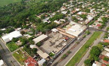 Terreno en Renta con Bodega en Armería