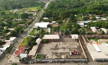 Terreno en Renta con Bodega en Armería