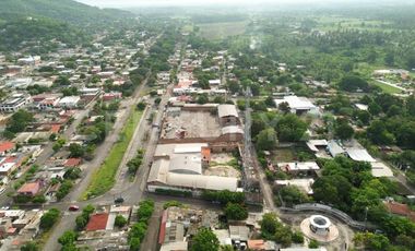 Terreno en Renta con Bodega en Armería