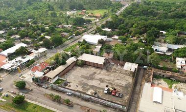 Terreno en Renta con Bodega en Armería
