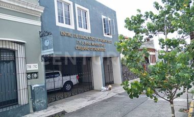 CASA EN VENTA, AMPLIA ESTILO COLIMOTA , ACABADOS ACABADOS EN MADERA DE LUJO