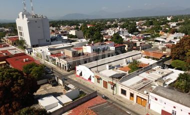 CASA EN VENTA, AMPLIA ESTILO COLIMOTA , ACABADOS ACABADOS EN MADERA DE LUJO