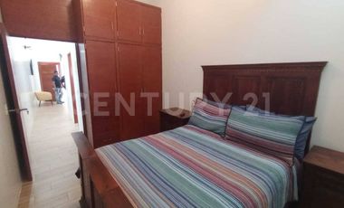 CASA EN VENTA, AMPLIA ESTILO COLIMOTA , ACABADOS ACABADOS EN MADERA DE LUJO