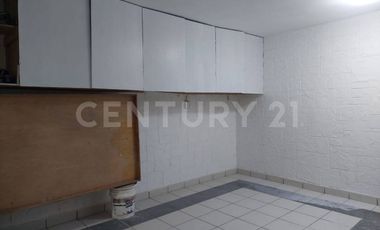 En venta ubicada en Av. Moleros