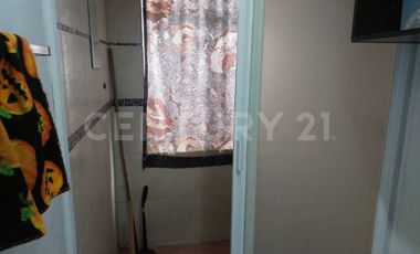 En venta ubicada en Av. Moleros