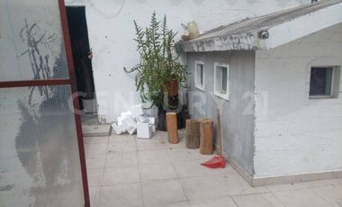 En venta ubicada en Av. Moleros