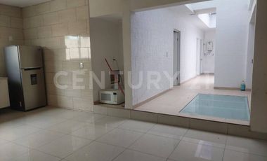 En venta ubicada en Av. Moleros