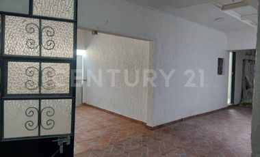 En venta ubicada en Av. Moleros