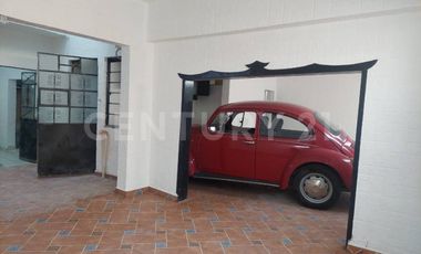 En venta ubicada en Av. Moleros