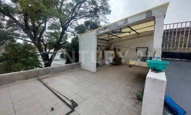 En venta ubicada en Av. Moleros