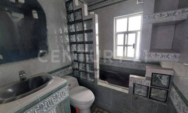 En venta ubicada en Av. Moleros