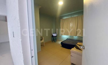 En venta ubicada en Av. Moleros