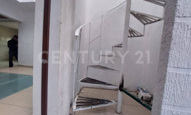En venta ubicada en Av. Moleros