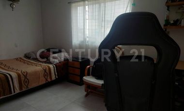 En venta ubicada en Av. Moleros